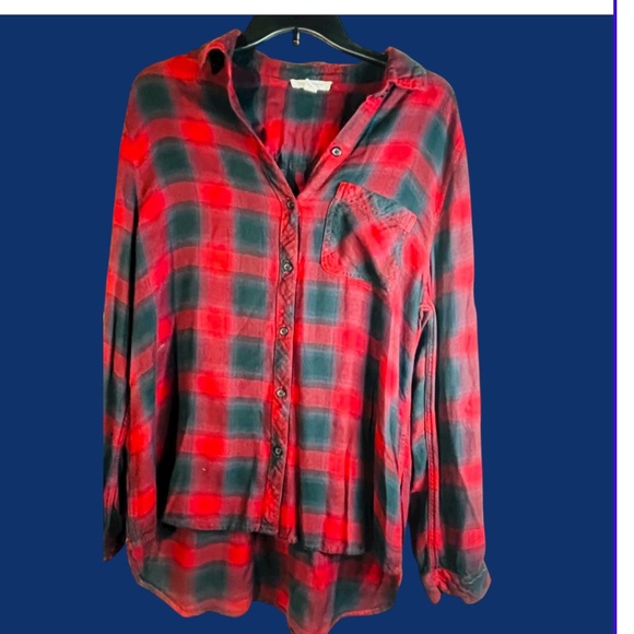 beachlunchlounge Tops - BEACHLUNCHLOUNGE Red and Black Plaid shirt- long and relaxed fit